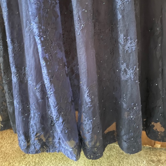 Sherri hill navy lace gown - Picture 4 of 8